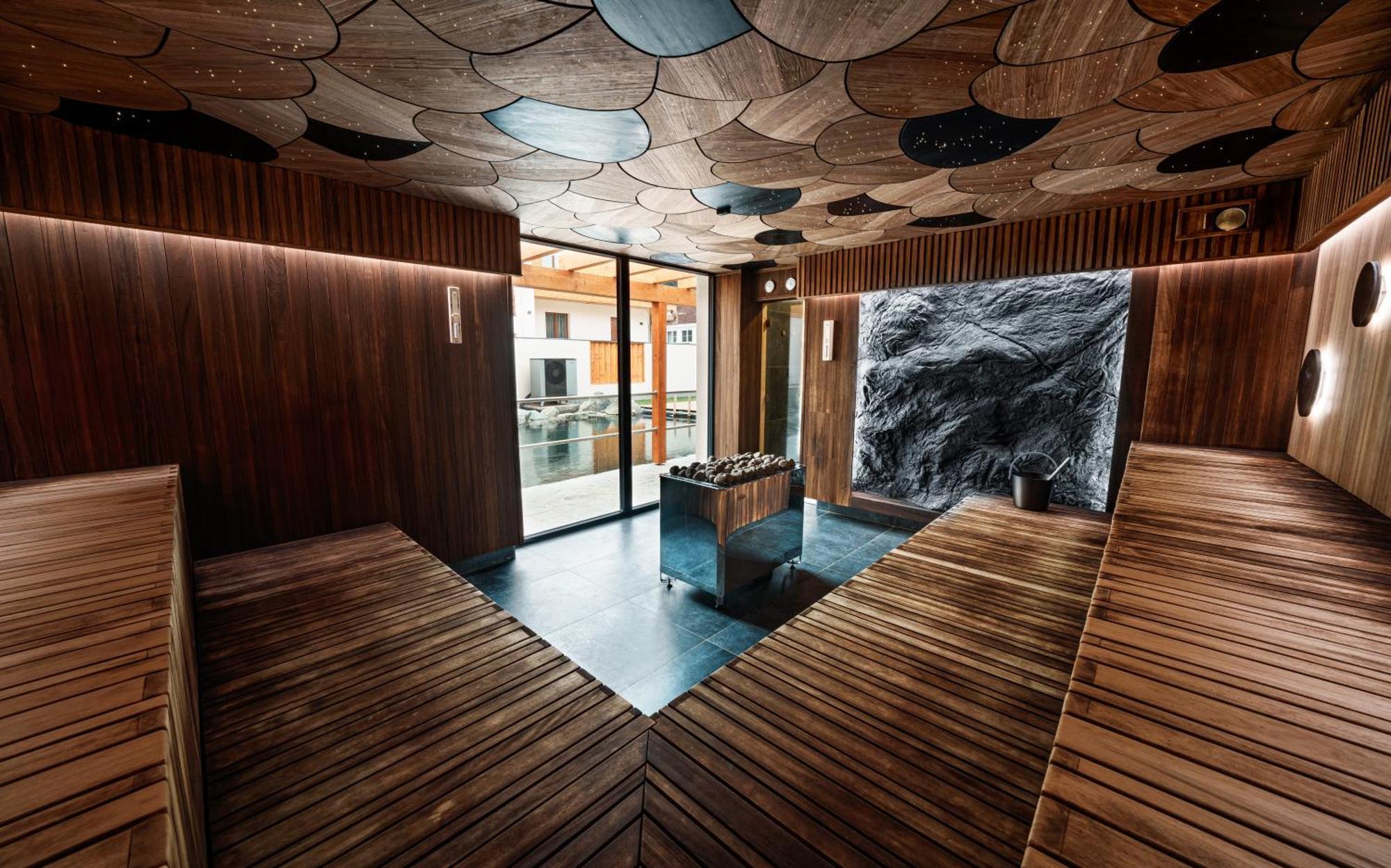 Hotel Horal Roznov pod Radhostem Exterior photo
